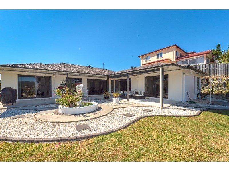 88 Salvado Drive, Pacific Pines QLD 4211