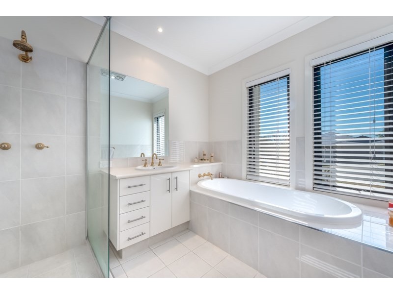 88 Salvado Drive, Pacific Pines QLD 4211