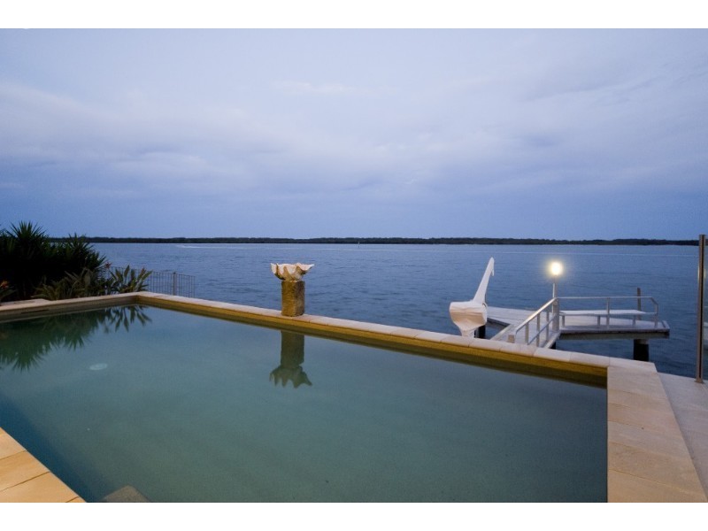 61 The Peninsula, Paradise Point QLD 4216