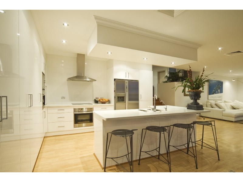 61 The Peninsula, Paradise Point QLD 4216