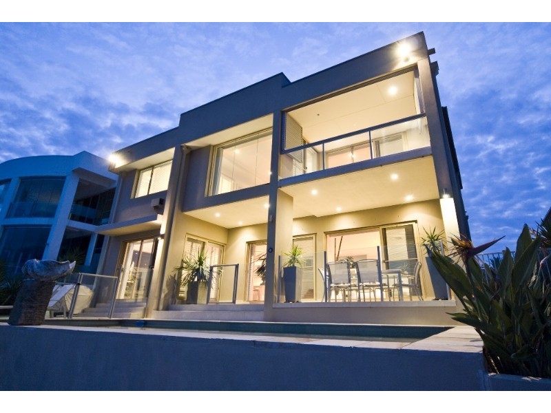 61 The Peninsula, Paradise Point QLD 4216