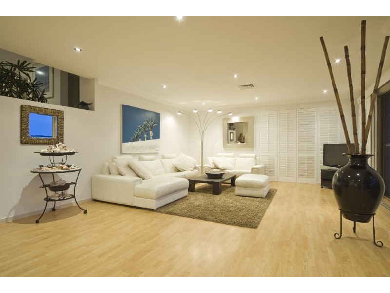 61 The Peninsula, Paradise Point QLD 4216