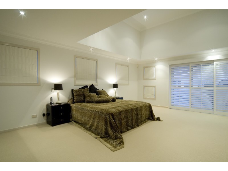 61 The Peninsula, Paradise Point QLD 4216