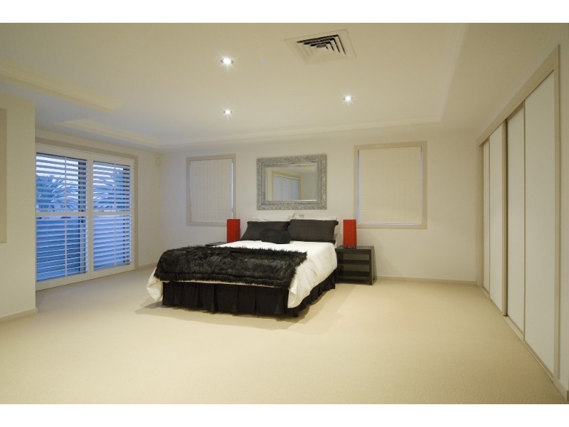 61 The Peninsula, Paradise Point QLD 4216