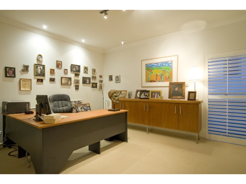 61 The Peninsula, Paradise Point QLD 4216