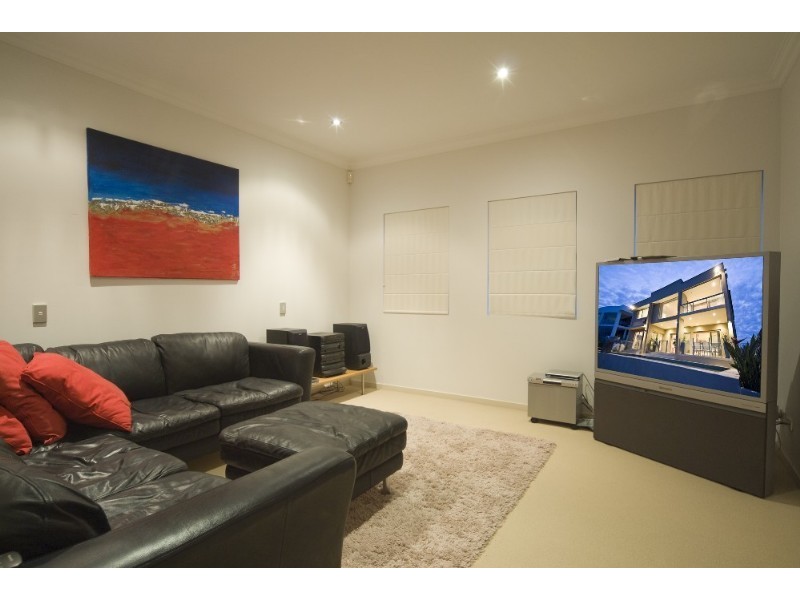 61 The Peninsula, Paradise Point QLD 4216