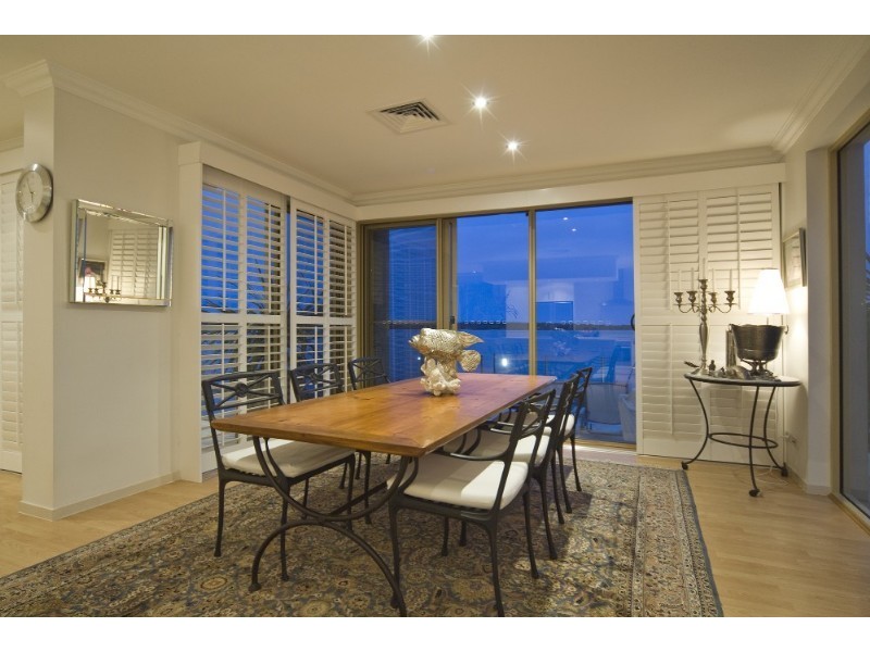 61 The Peninsula, Paradise Point QLD 4216