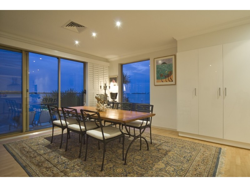 61 The Peninsula, Paradise Point QLD 4216