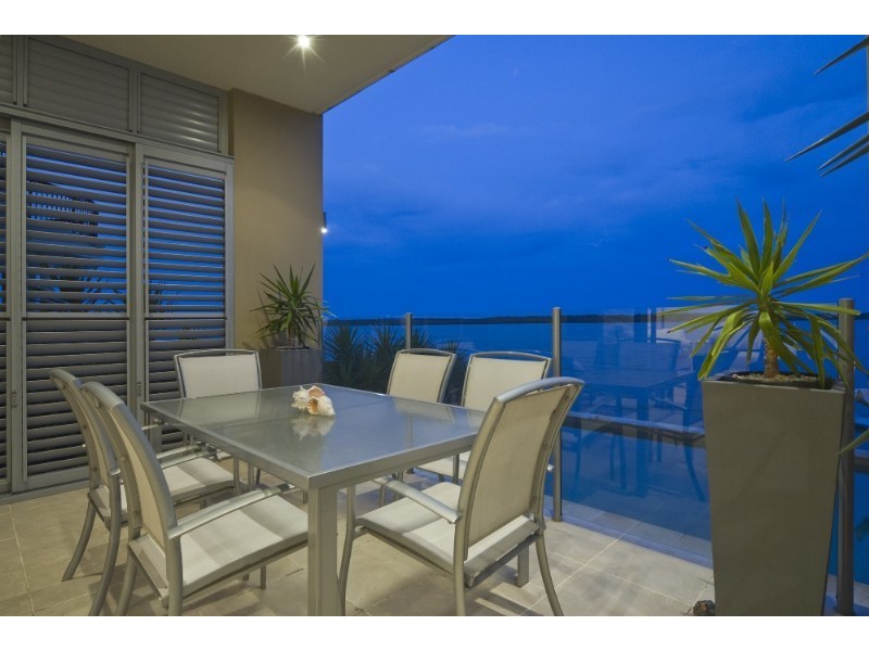 61 The Peninsula, Paradise Point QLD 4216