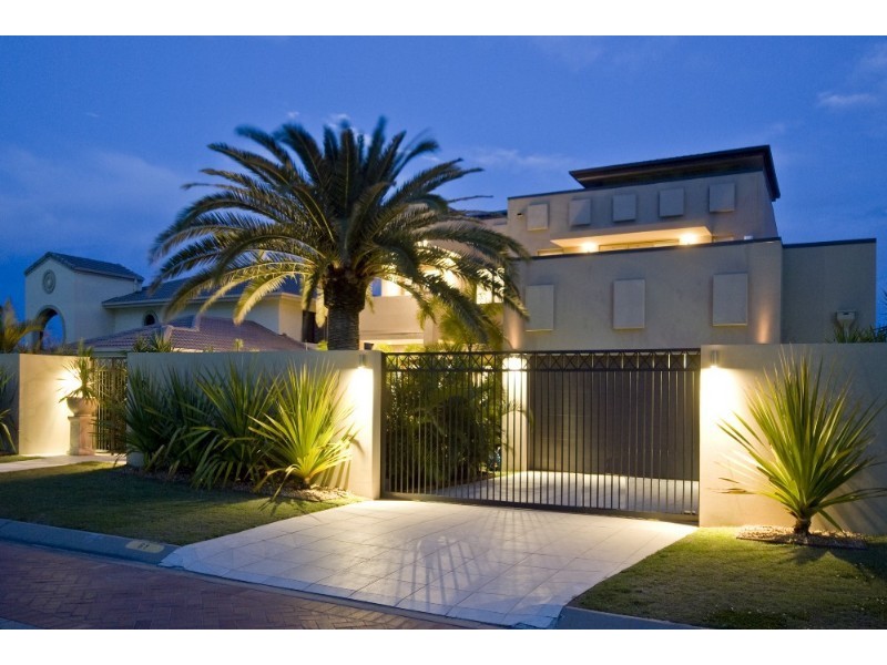 61 The Peninsula, Paradise Point QLD 4216