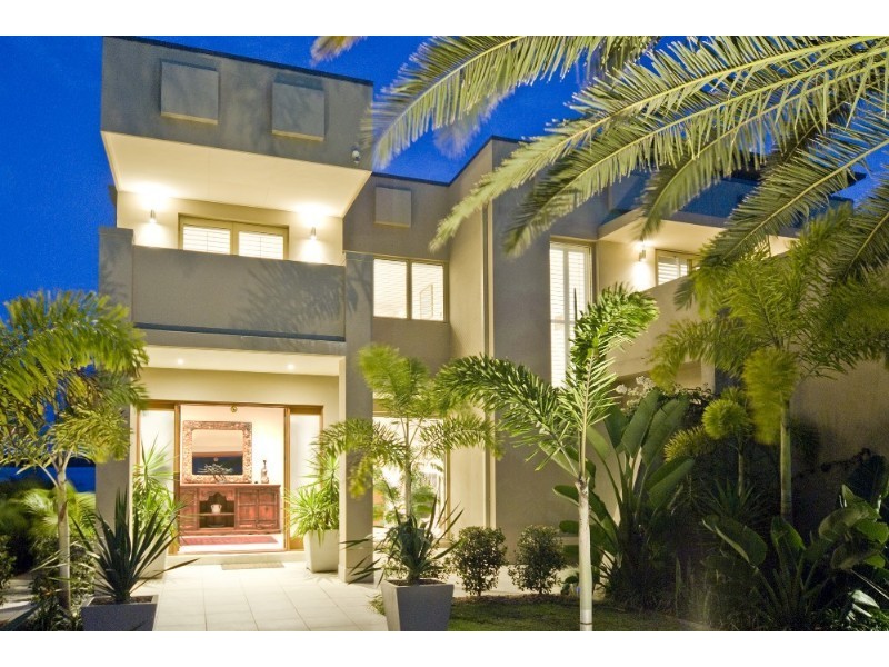 61 The Peninsula, Paradise Point QLD 4216