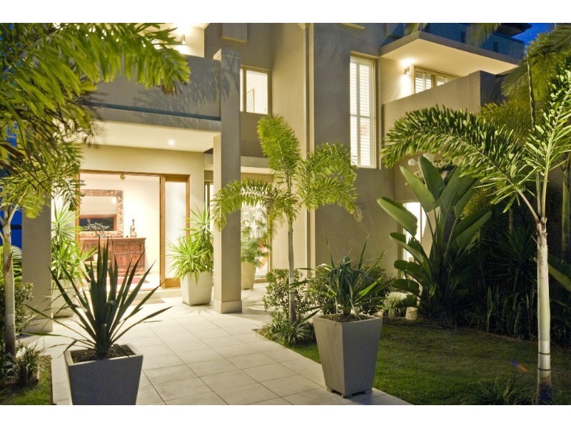 61 The Peninsula, Paradise Point QLD 4216