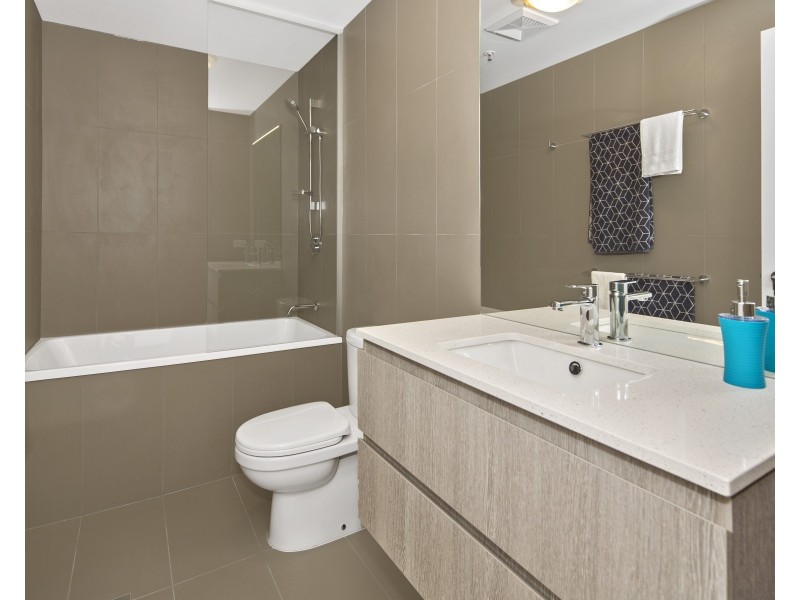 408/378 Marine Parade, Labrador QLD 4215