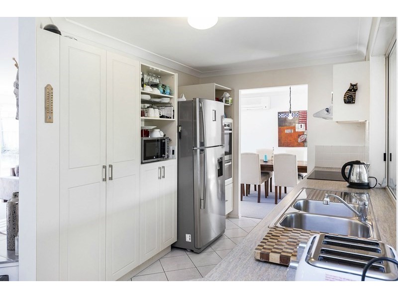 4 Greenwood Court, Helensvale QLD 4212