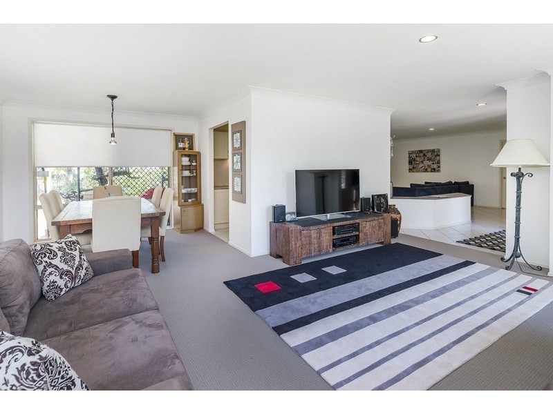 4 Greenwood Court, Helensvale QLD 4212