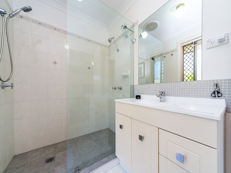 4 Greenwood Court, Helensvale QLD 4212