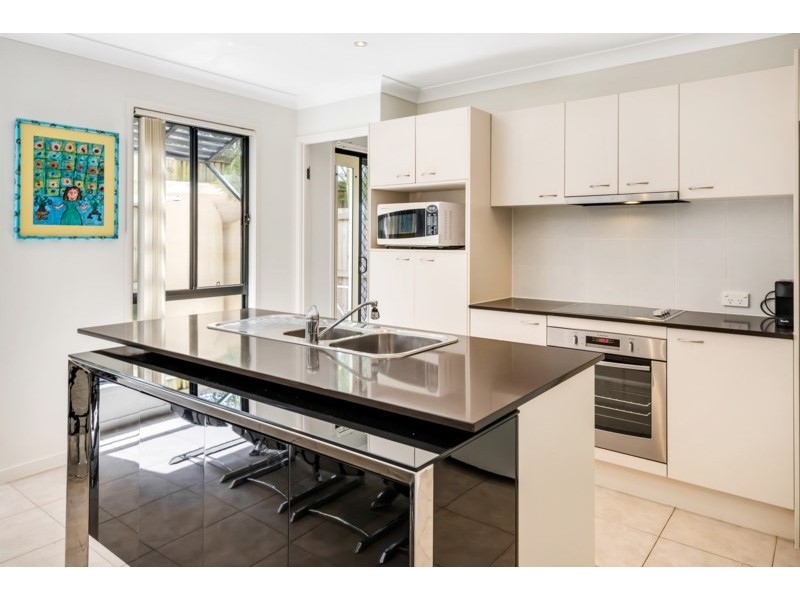 1/70 Government Road, Labrador QLD 4215