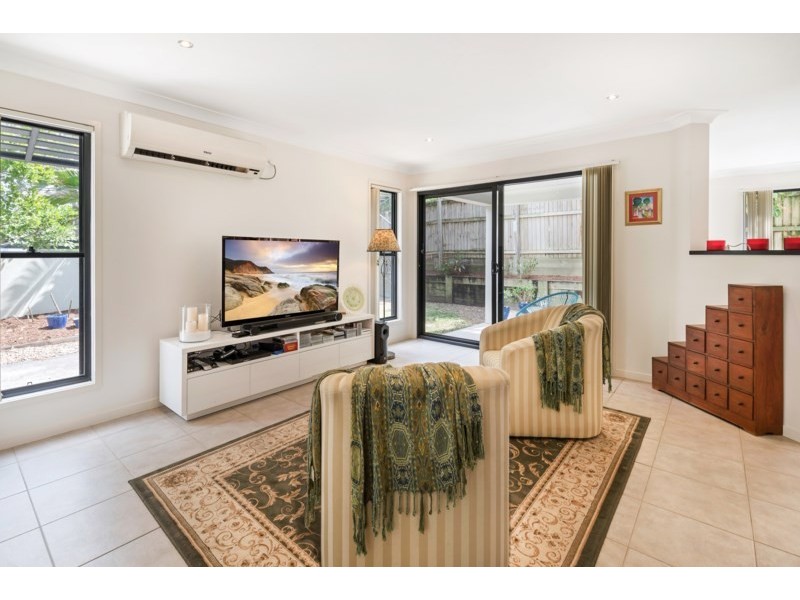 1/70 Government Road, Labrador QLD 4215