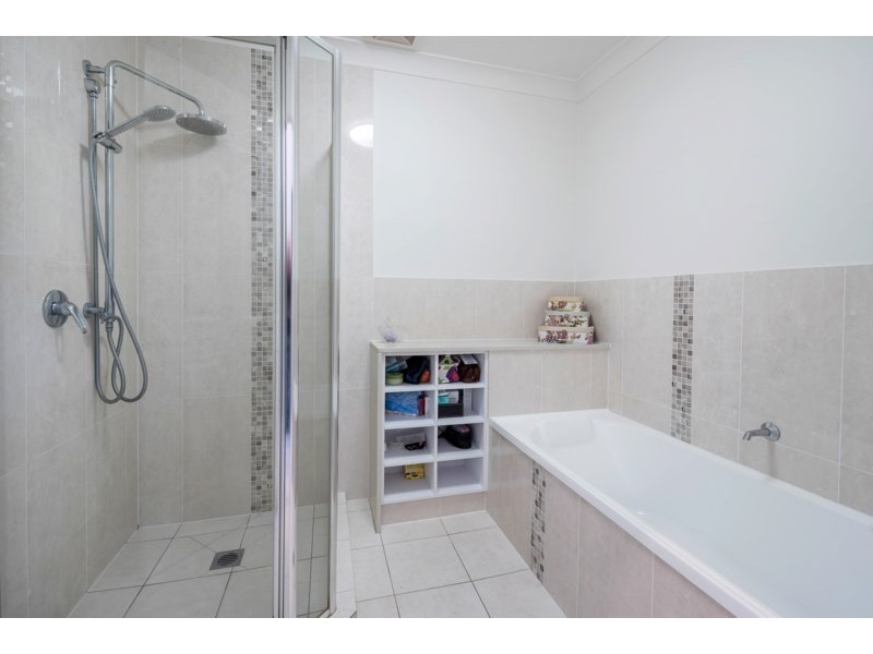 1/70 Government Road, Labrador QLD 4215