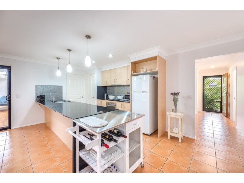 21 Murchison Street, Pacific Pines QLD 4211