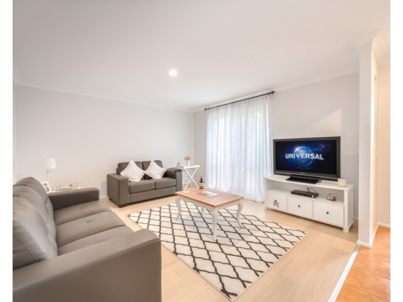 21 Murchison Street, Pacific Pines QLD 4211