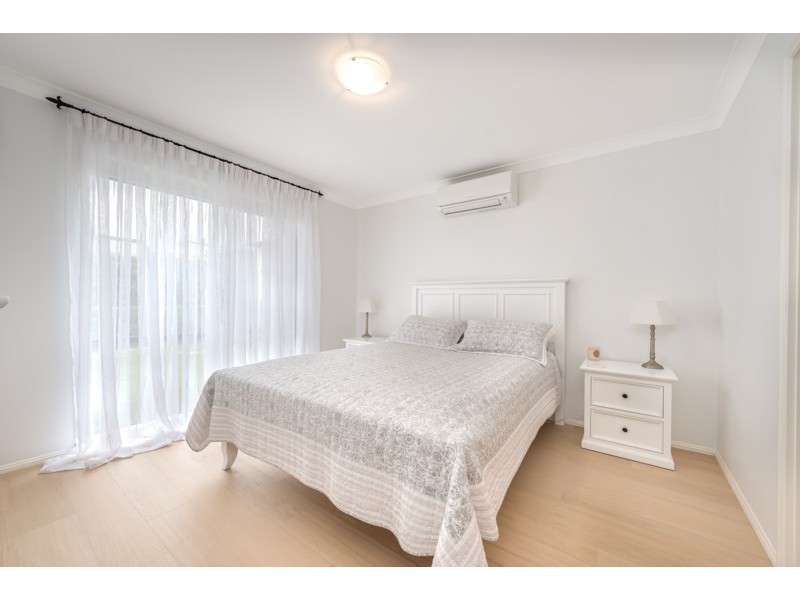 21 Murchison Street, Pacific Pines QLD 4211