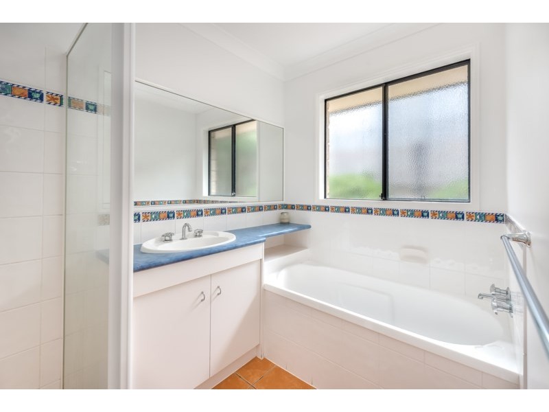 21 Murchison Street, Pacific Pines QLD 4211