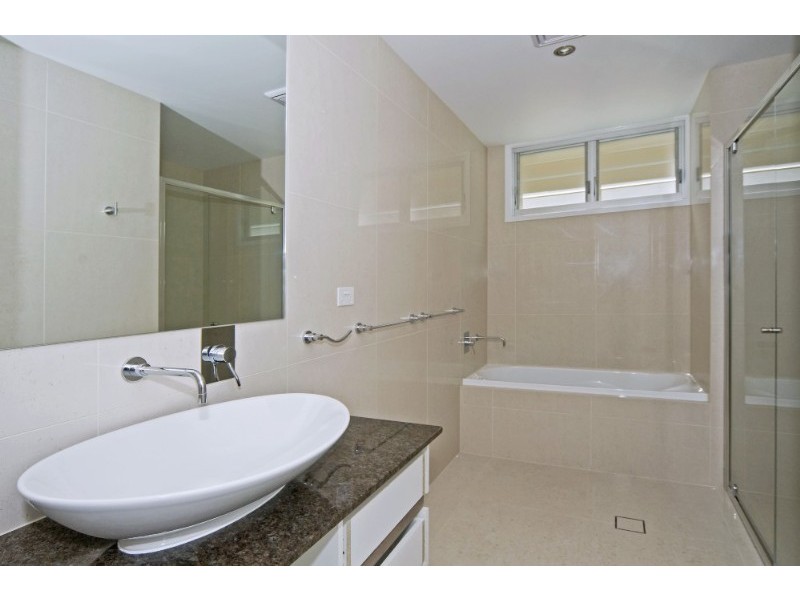 Paradise Point QLD 4216