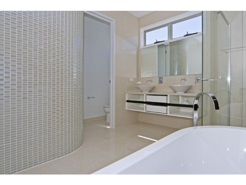 Paradise Point QLD 4216