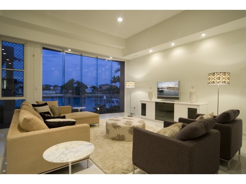 9 Excalibur Court, Paradise Point QLD 4216