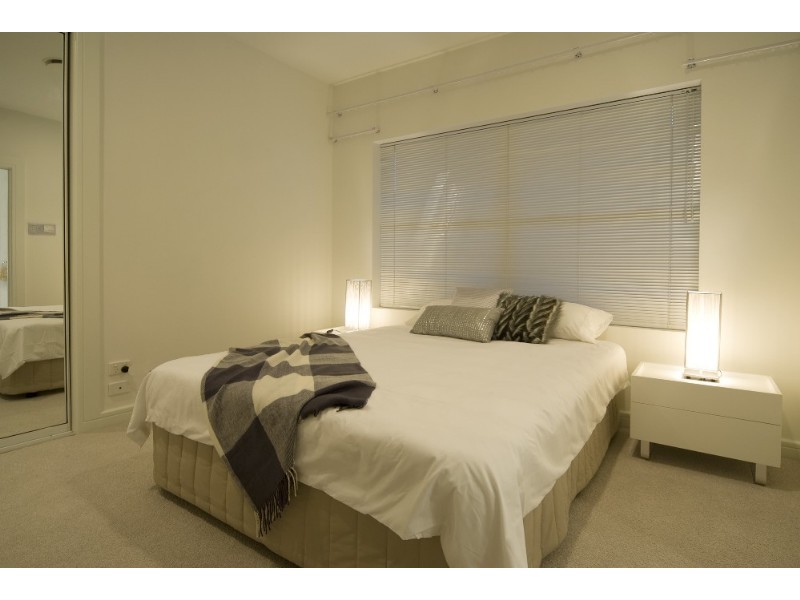 9 Excalibur Court, Paradise Point QLD 4216