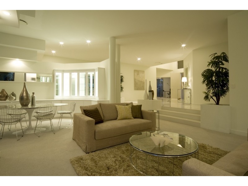 9 Excalibur Court, Paradise Point QLD 4216