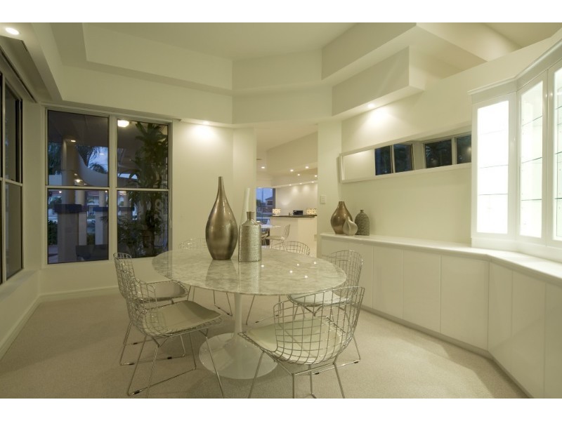 9 Excalibur Court, Paradise Point QLD 4216