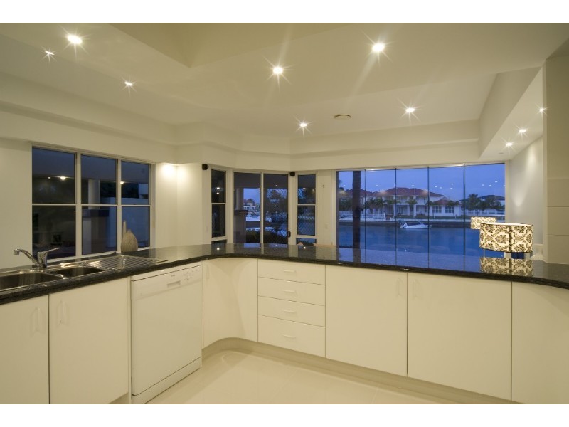9 Excalibur Court, Paradise Point QLD 4216
