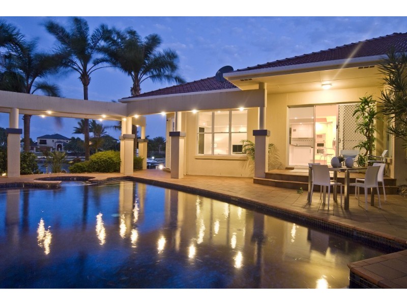 9 Excalibur Court, Paradise Point QLD 4216