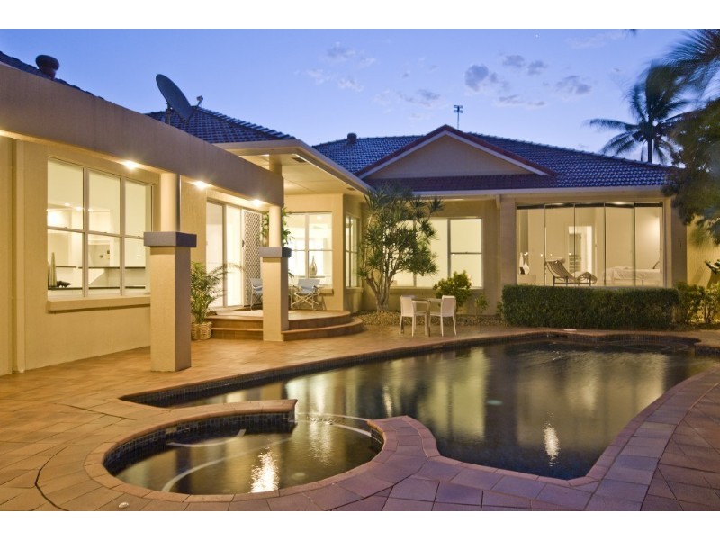9 Excalibur Court, Paradise Point QLD 4216