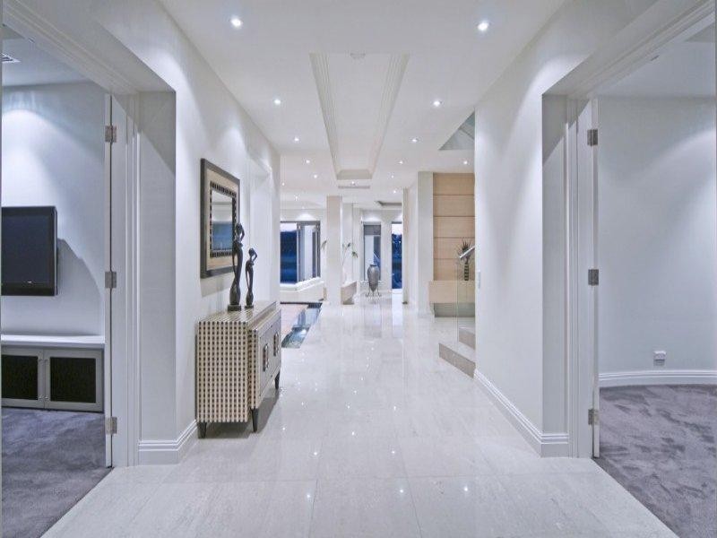 43 Knights Bridge Parade, Paradise Point QLD 4216