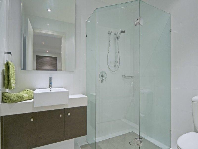 43 Knights Bridge Parade, Paradise Point QLD 4216