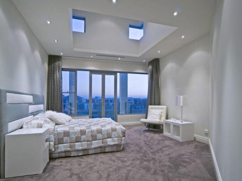 43 Knights Bridge Parade, Paradise Point QLD 4216