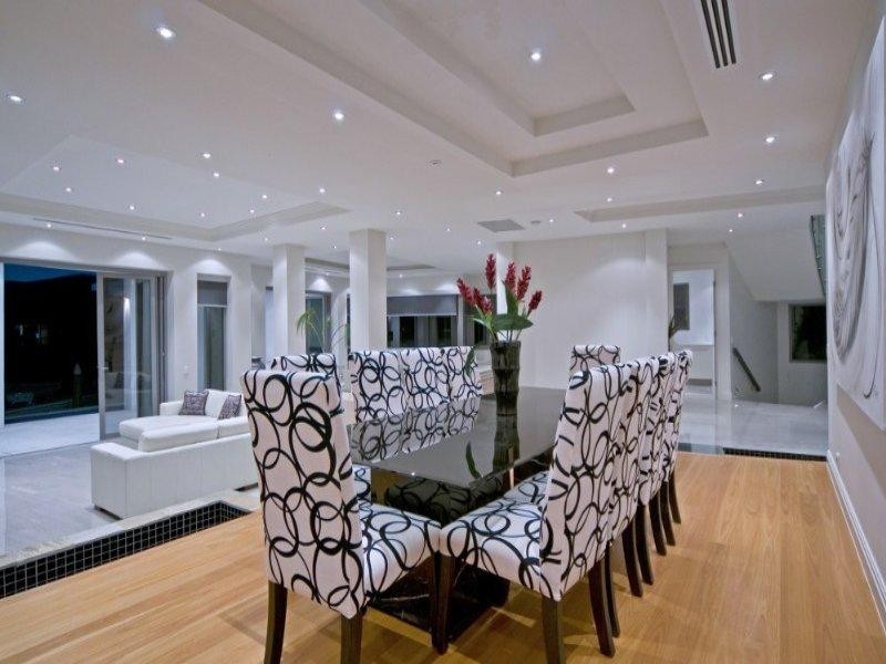 43 Knights Bridge Parade, Paradise Point QLD 4216