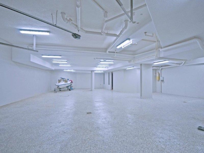 43 Knights Bridge Parade, Paradise Point QLD 4216