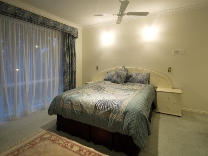 51 Nirvana Court, Runaway Bay QLD 4216