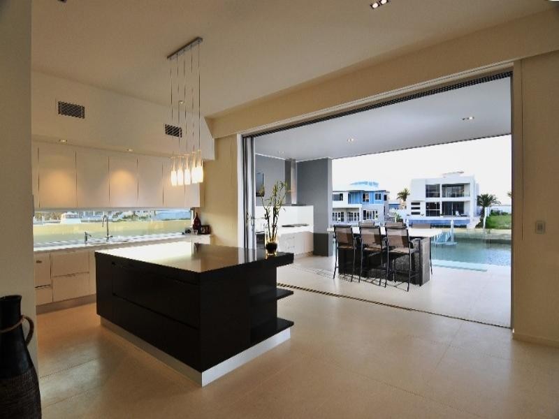 Paradise Point QLD 4216