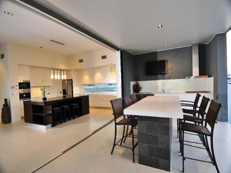 Paradise Point QLD 4216