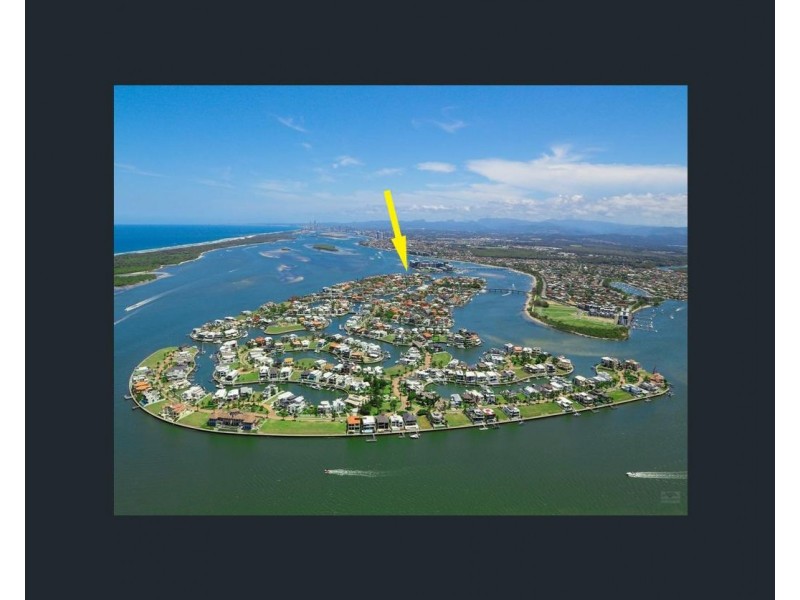 17 King Arthurs Court, Sovereign Islands QLD 4216