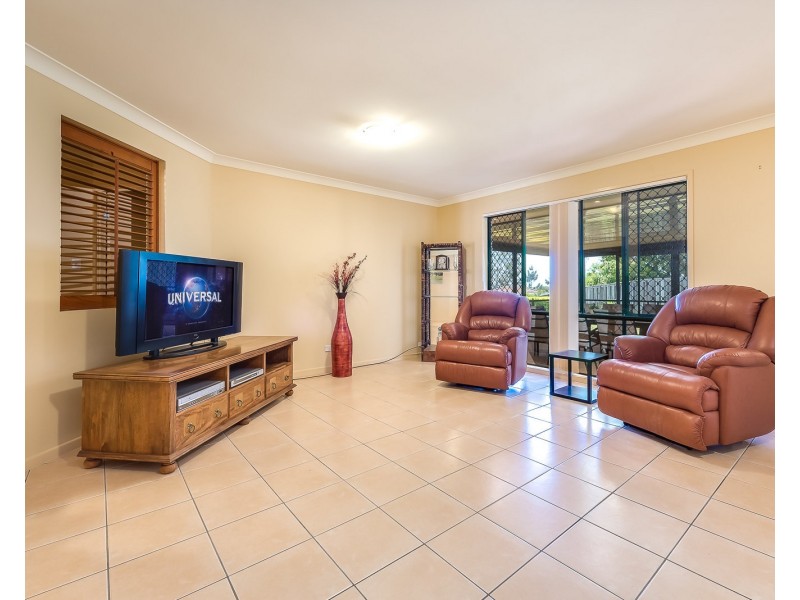12 Hatutu Street, Pacific Pines QLD 4211