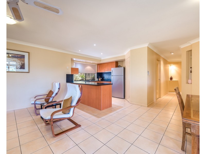 12 Hatutu Street, Pacific Pines QLD 4211