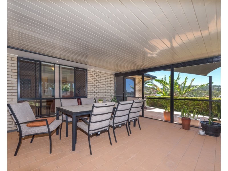 12 Hatutu Street, Pacific Pines QLD 4211