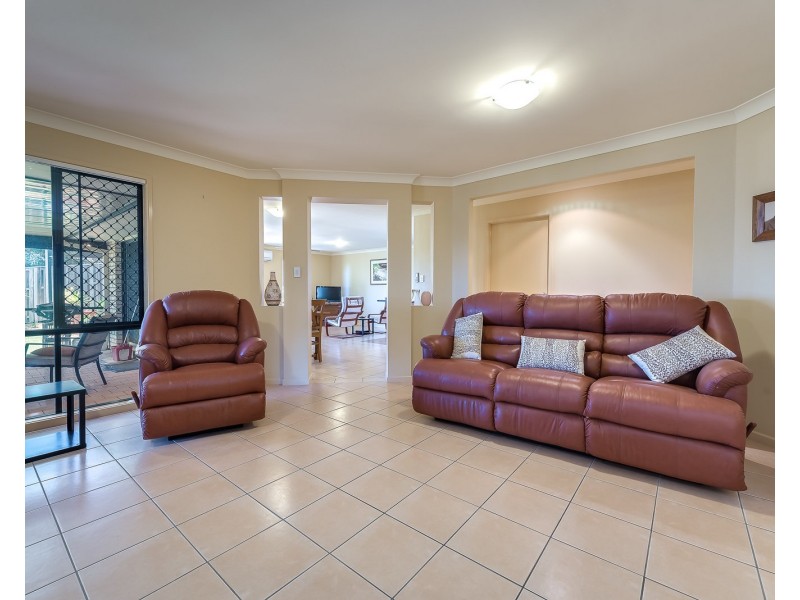 12 Hatutu Street, Pacific Pines QLD 4211