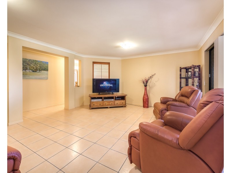 12 Hatutu Street, Pacific Pines QLD 4211